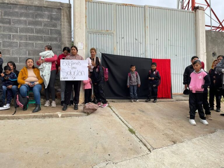 Paran escuelas; aún faltan docentes en los municipios