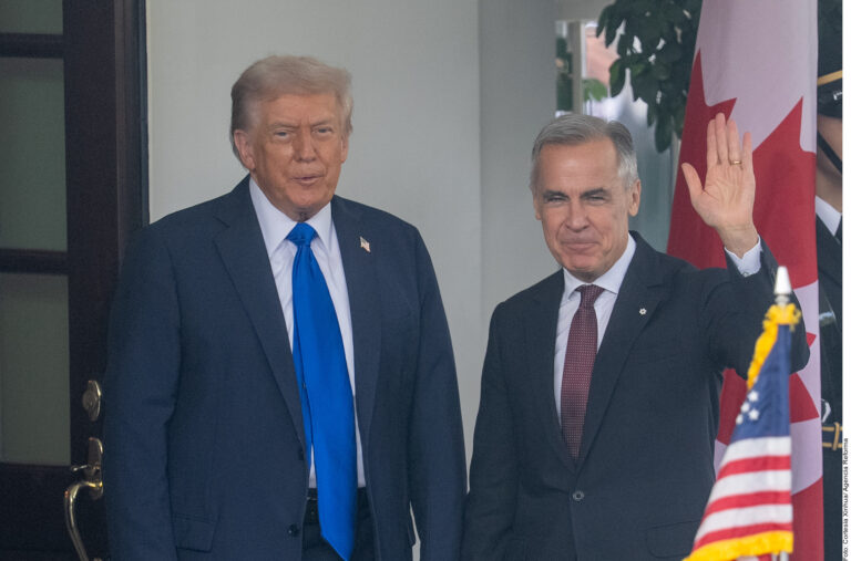 Amenaza Trump a Canadá con un arancel adicional del 50%
