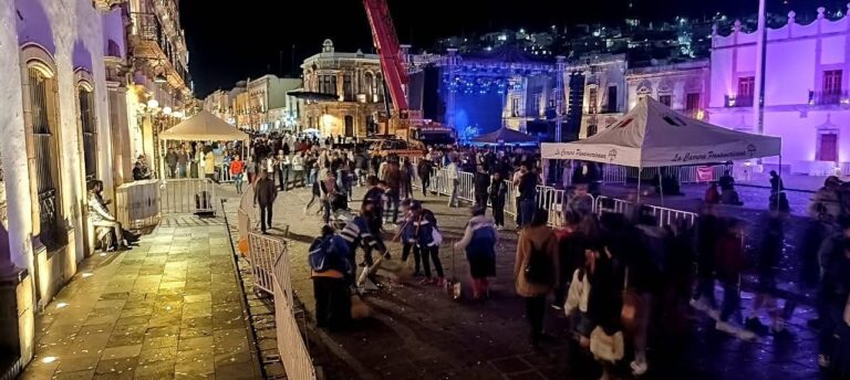Refuerzan limpieza durante el Festival de Teatro de Calle