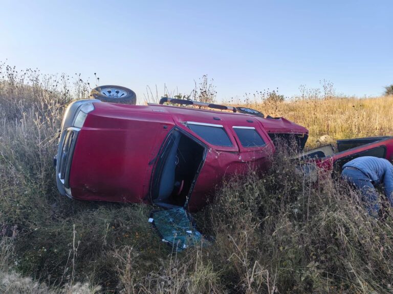 Vuelca camioneta en federal 45