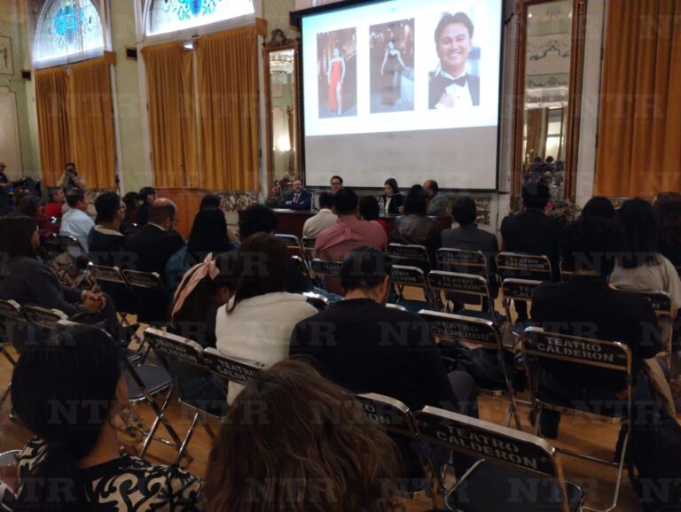Docentes presentan libro sobre enseñanza del inglés