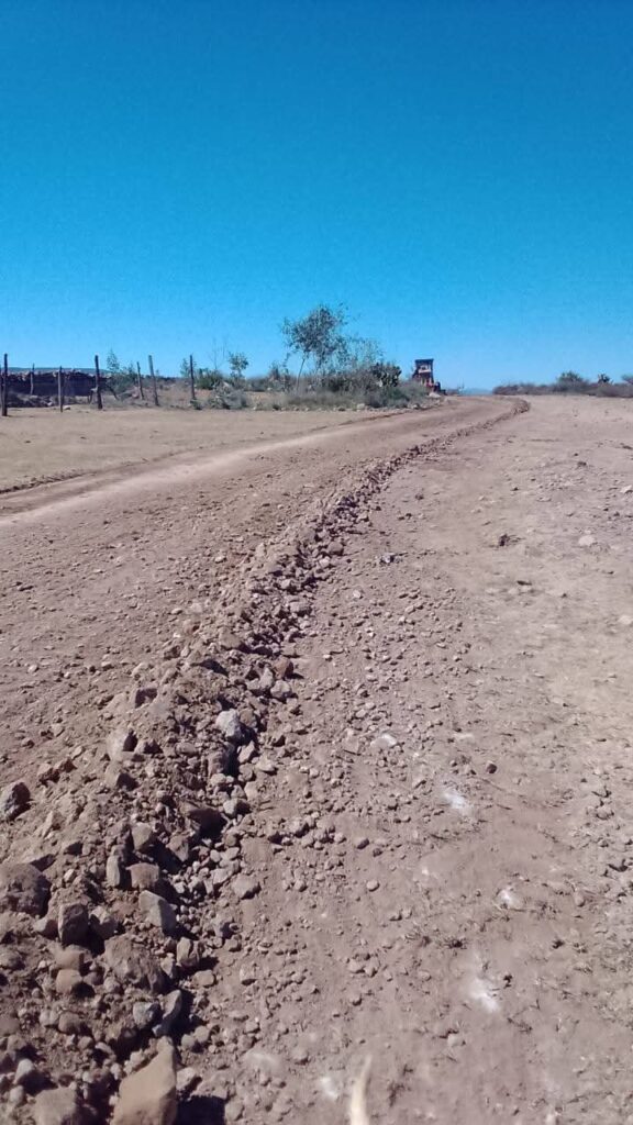 Rehabilitan caminos en Jiménez del Teul