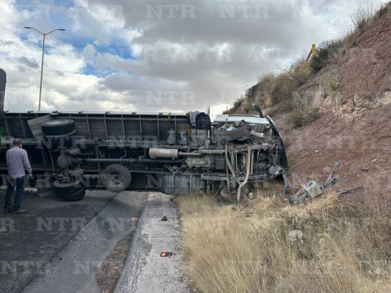 Doble accidente provoca caos en bulevar Bicentenario