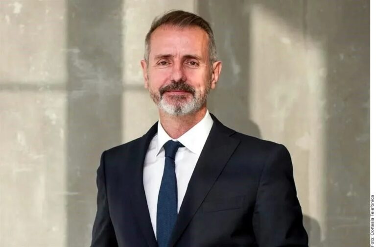 Anuncia Telefónica que se va de México