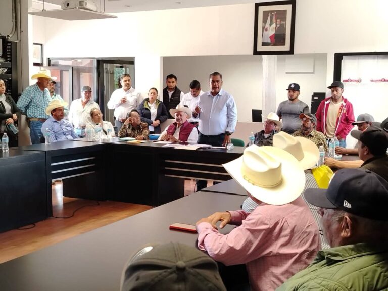 Pide alcalde renuncia del jefe de centros de acopio