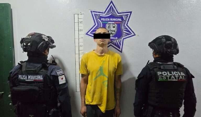 Detienen a hombre con réplica de arma en Fresnillo
