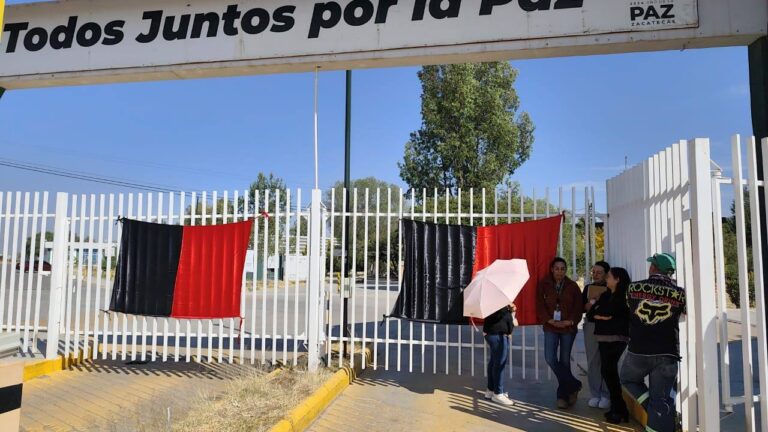 Protestan docentes de la UTZAC ante incertidumbre salarial