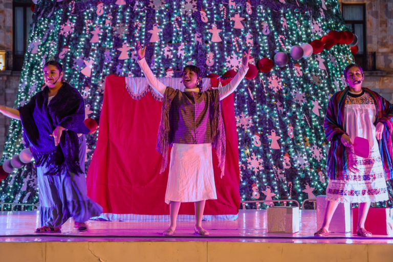 Presenta Alquimia Teatral pastorela en Plaza de Armas