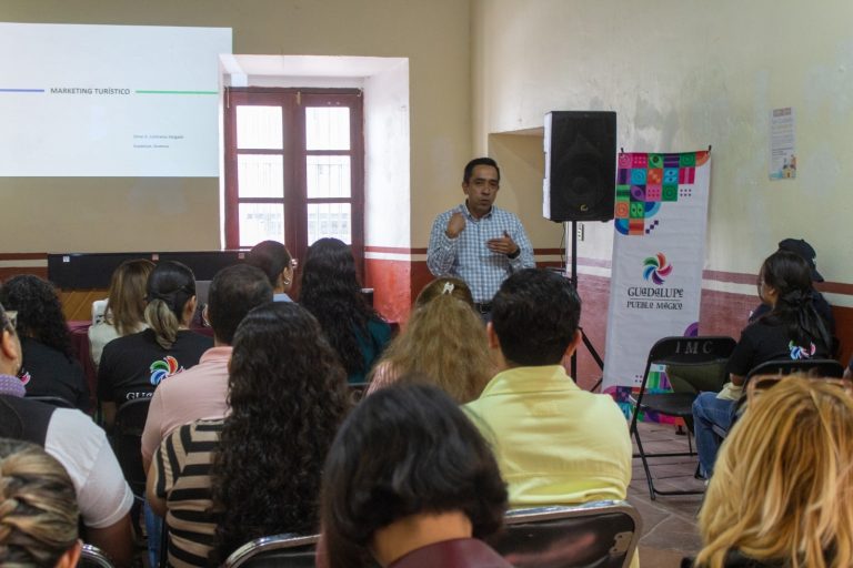 Capacitan a sector turístico de Pueblos Mágicos