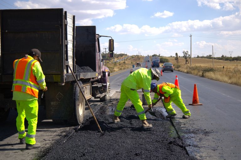Rehabilitan carreteras federales en Zacatecas