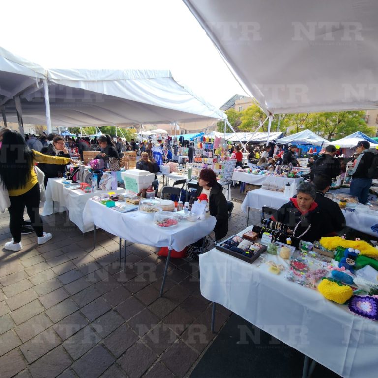 Inauguran Expo Venta Navideña