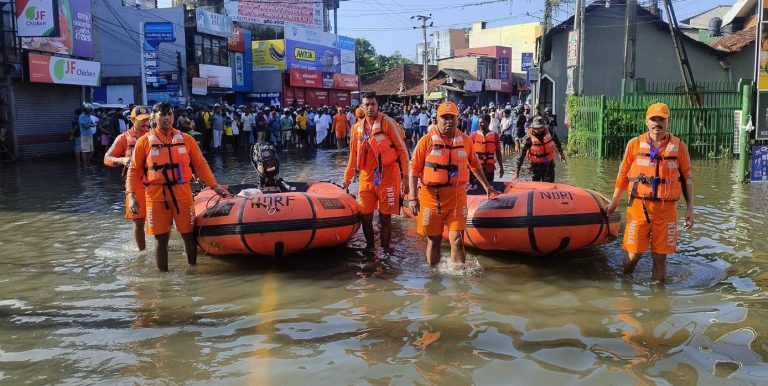 Asciende a 400 muertos por fuertes inundaciones en Sri Lanka