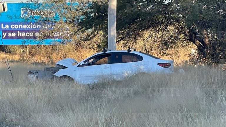 Choca su vehículo y lo abandona en el lugar
