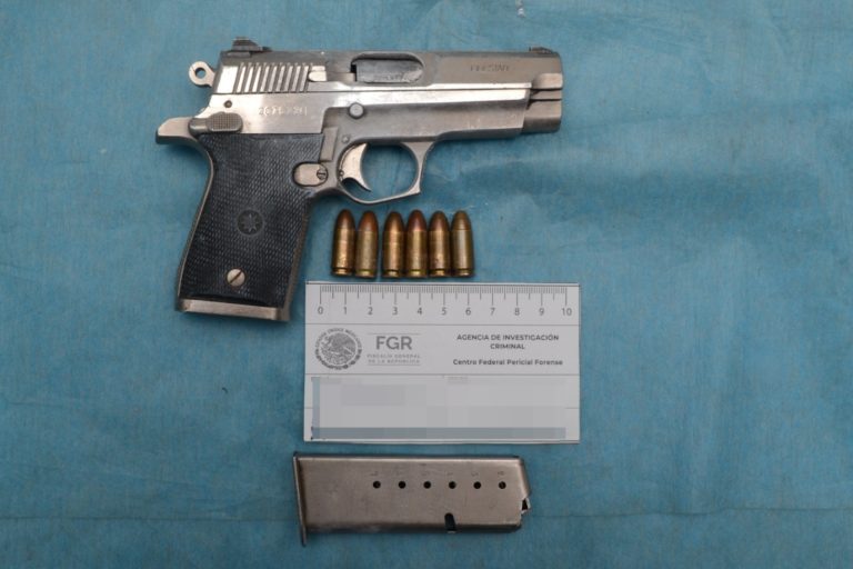 Condenan a dos por posesión de armas