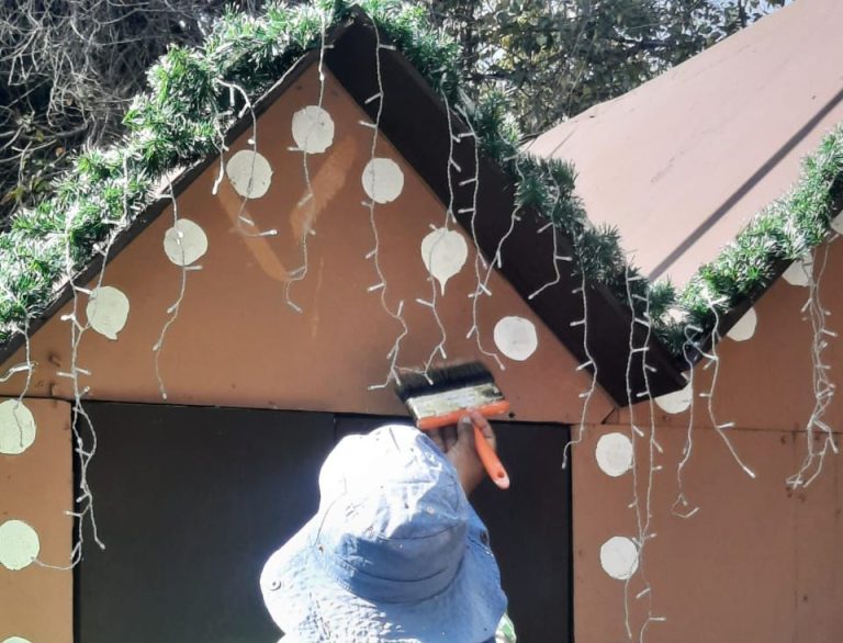 Dañan decoraciones navideñas; llaman a respetar los espacios