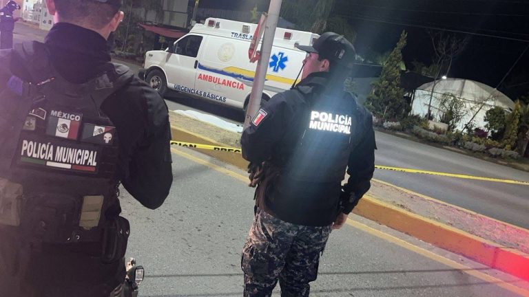 Muere hombre traes caer de su moto