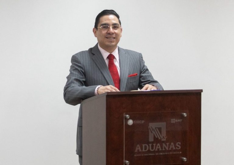 Despiden de Aduanas a jefe antihuachicol