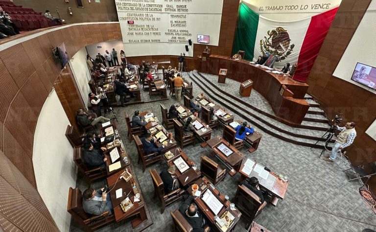 Maestros conquistan pago de la hora 32