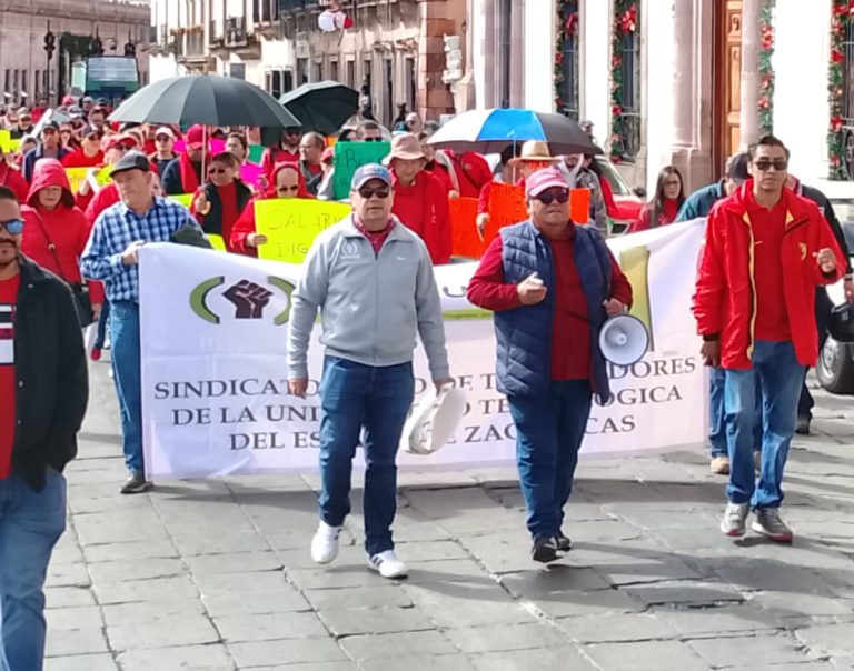 Exigen destituir a rectora de la Utzac