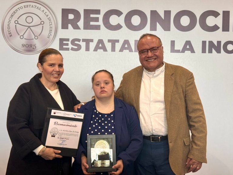 Recibe Ana Victoria Espino el Reconocimiento Estatal a la Inclusión