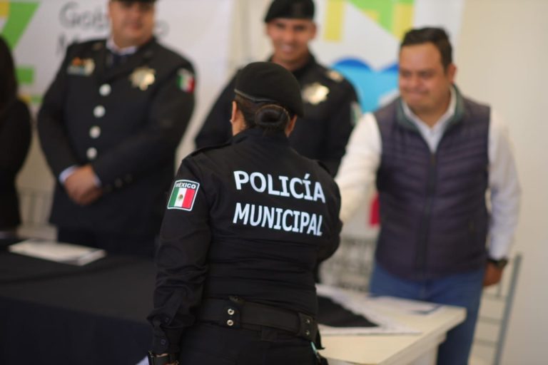 Reconocen años de servicio a policías municipales