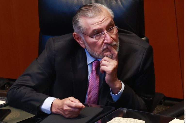 Engorda Adán Augusto su cochinito ¡11,000%!