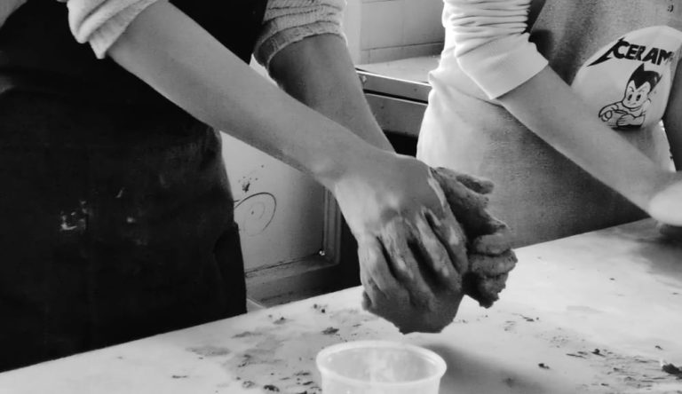 Exploran nuevas técnicas creativas en Cerámica de Marte