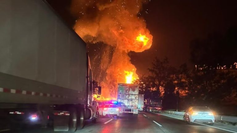 Explota pipa de gas en la México-Querétaro