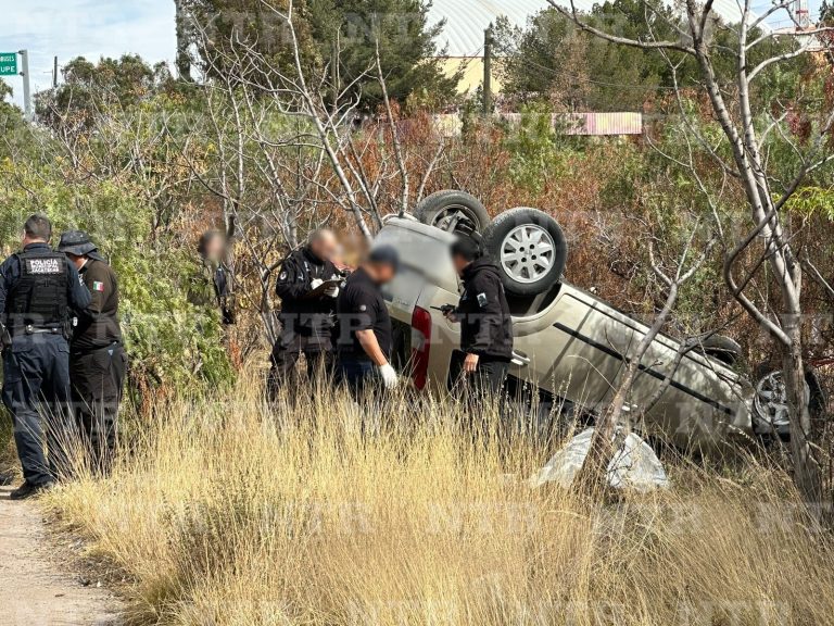 Muere hombre en aparatosa volcadura; manejaba ebrio