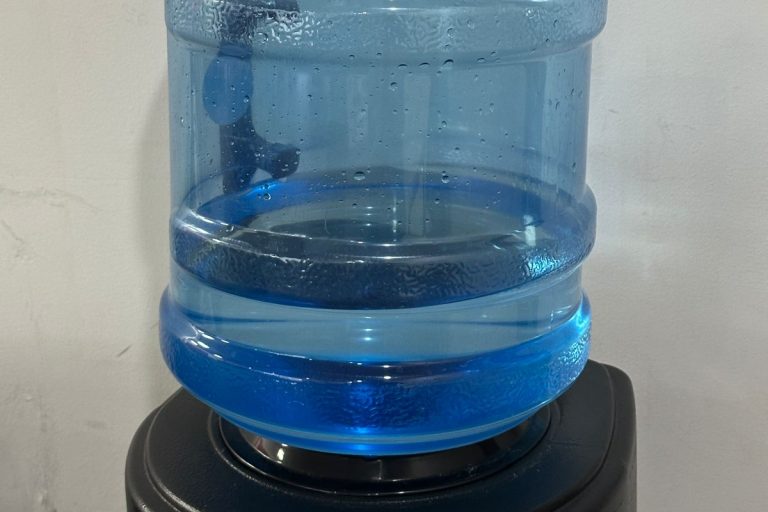 Recomiendan lavar adecuadamente los garrafones de agua