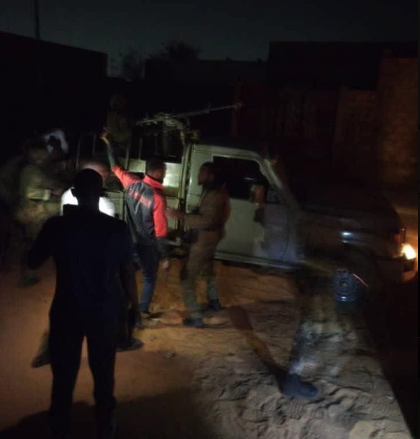 Registra aeropuerto de Niamey fuertes disparos y explosiones