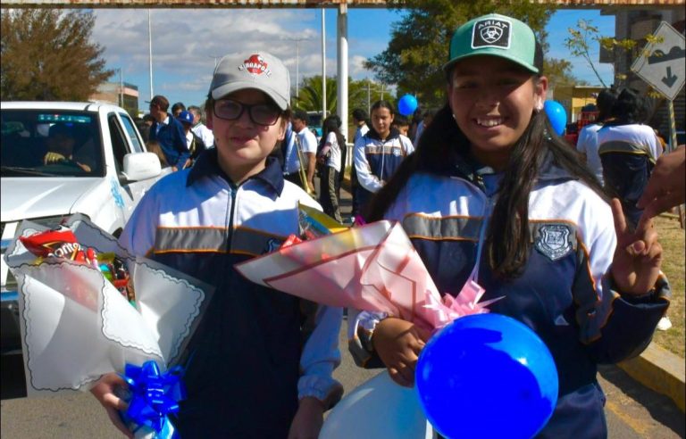 Alumnos de Valparaíso triunfan en mundial de mate en China