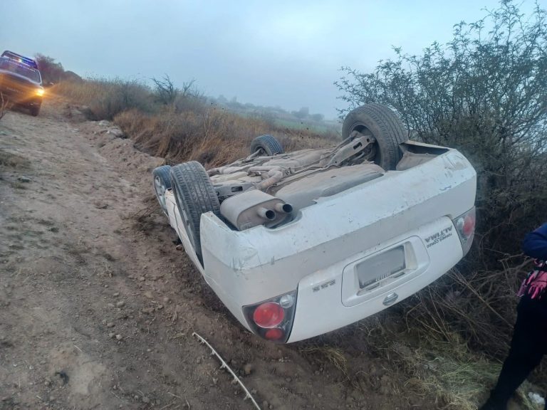 Bancos de niebla ocasionan volcadura en Ojocaliente