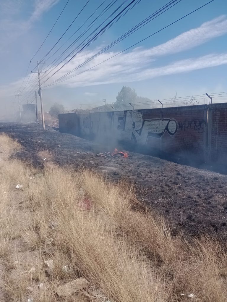 Fuerte incendio moviliza a corporaciones