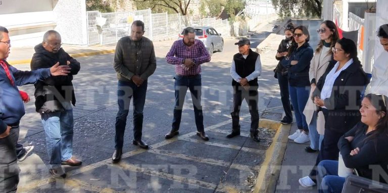 Alumnos se solidarizan; exigen director en Camzac