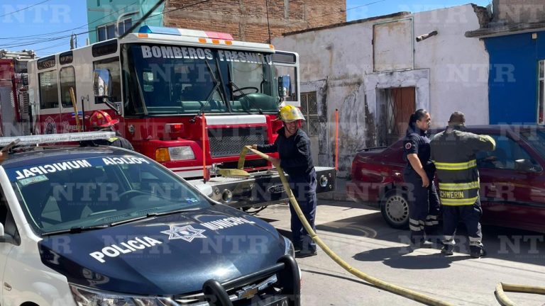 Incendio en casa habitación moviliza a corporaciones