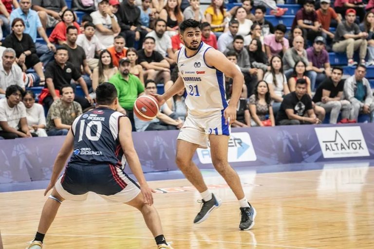 Zacatecanos brillan en basquetbol universitario del país