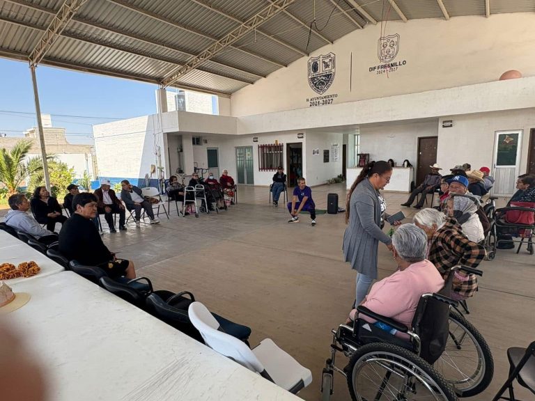 Muestran ciudadanos interés en módulos de salud renal