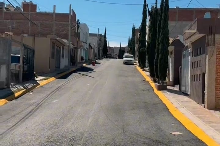 Pavimenta ayuntamiento calles en Colinas del Padre