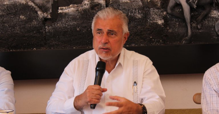 “A nosotros no nos queda el saco”: Narro