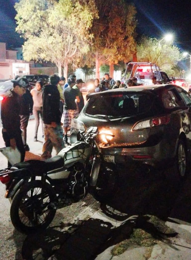 Choca motociclista sobre avenida Barones