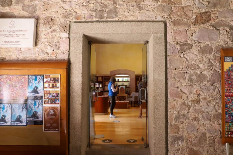 Instalan módulo de información turística en Museo Zacatecano