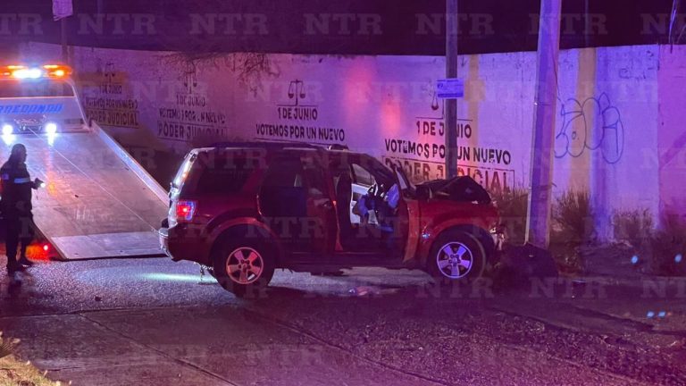Causan apagón tras chocar contra poste en la Sonora