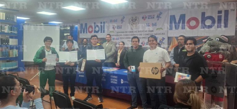 Entrega ITZ reconocimientos a estudiantes destacados