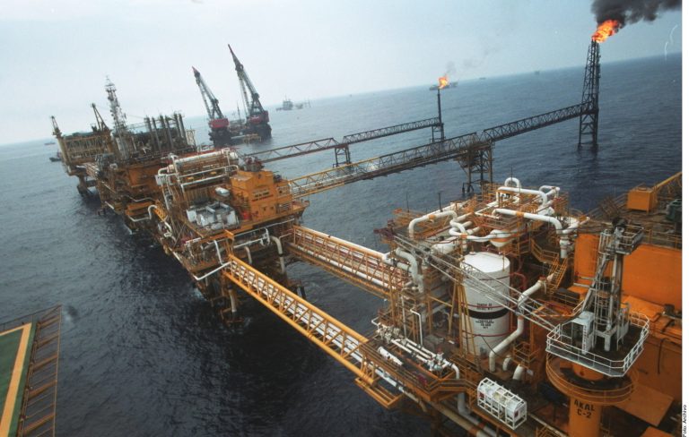 Fracasa Pemex en atraer inversión