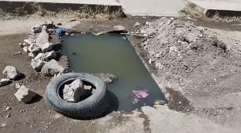 Piden atender zanja de aguas negras en Las Playas