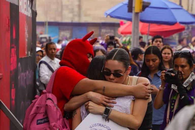 Registra CDMX 120 mil asistentes a Marcha del 8M