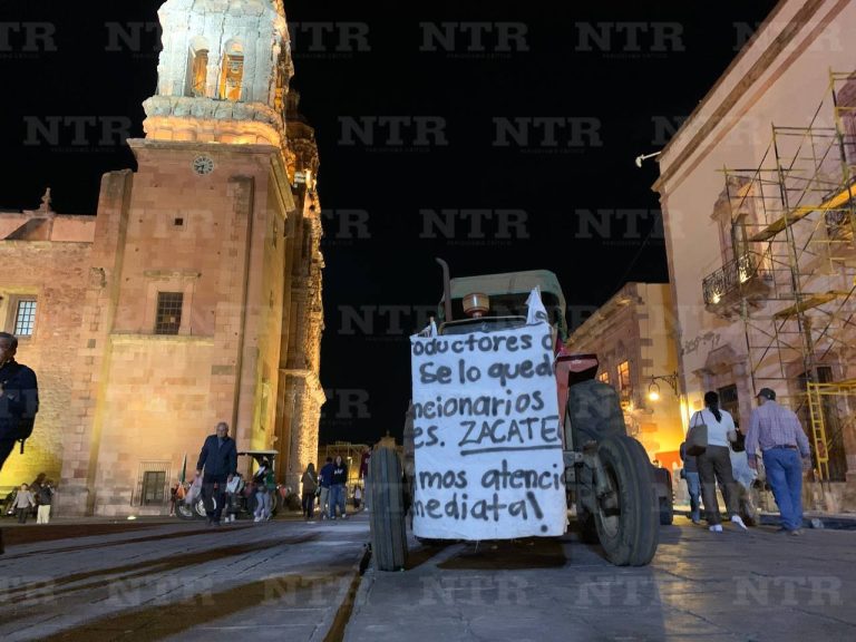 Se plantan frijoleros en Plaza de Armas
