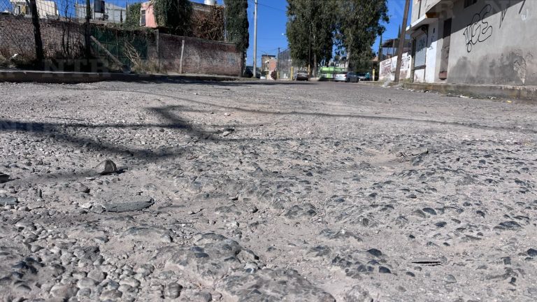 Municipio ignora reportes de calles deterioradas
