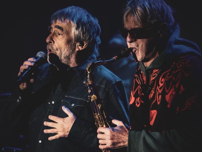 Presentan Los Decadentes su Vida Loca